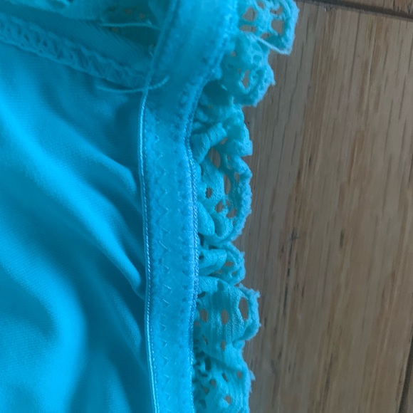 One bathing suit set and another pair of bottoms - Picture 9 of 9